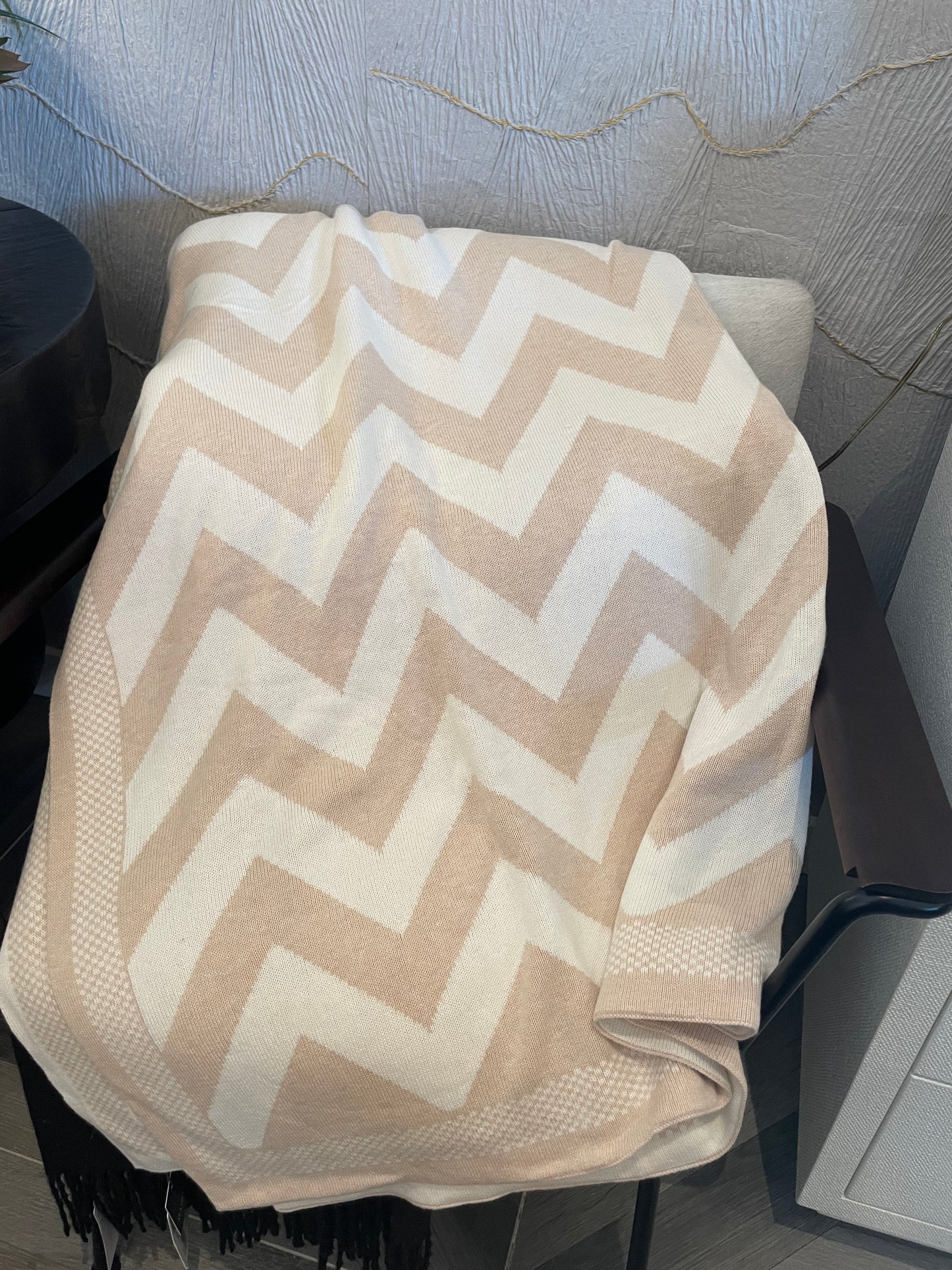 Alashan Chevron Cotton Cashmere Throw - Dune/White