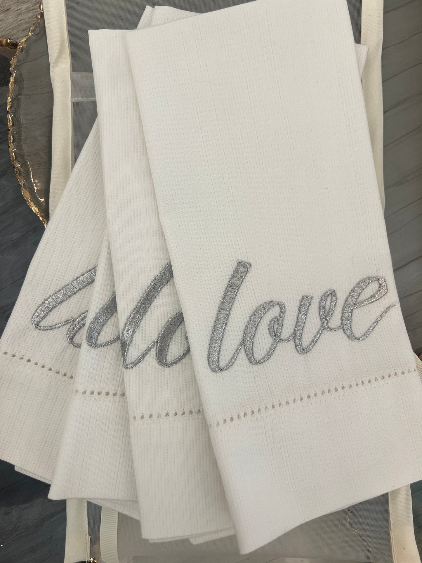 Hya “Love” Linen Towel Silver