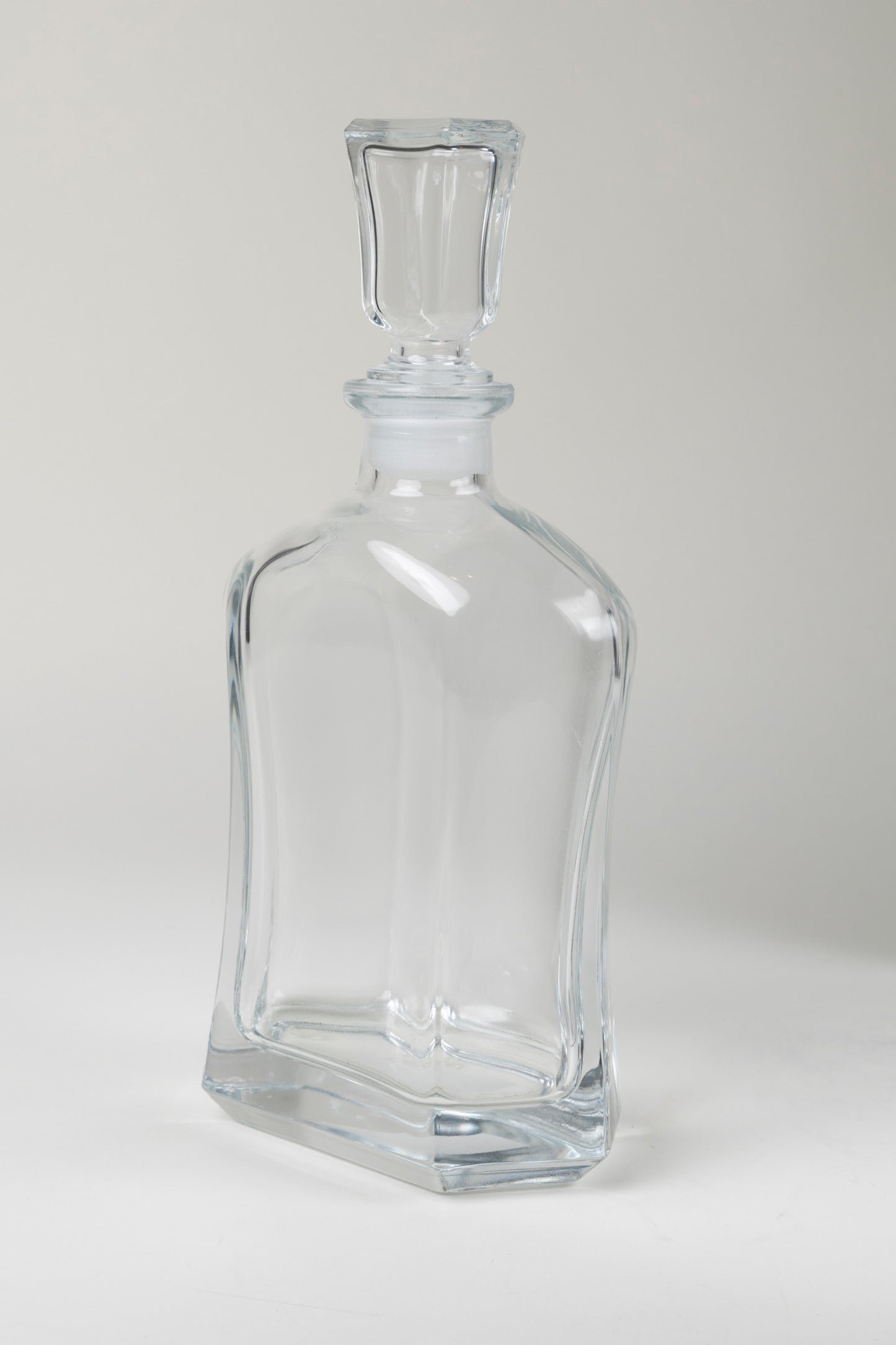 ONE DECANTER 1